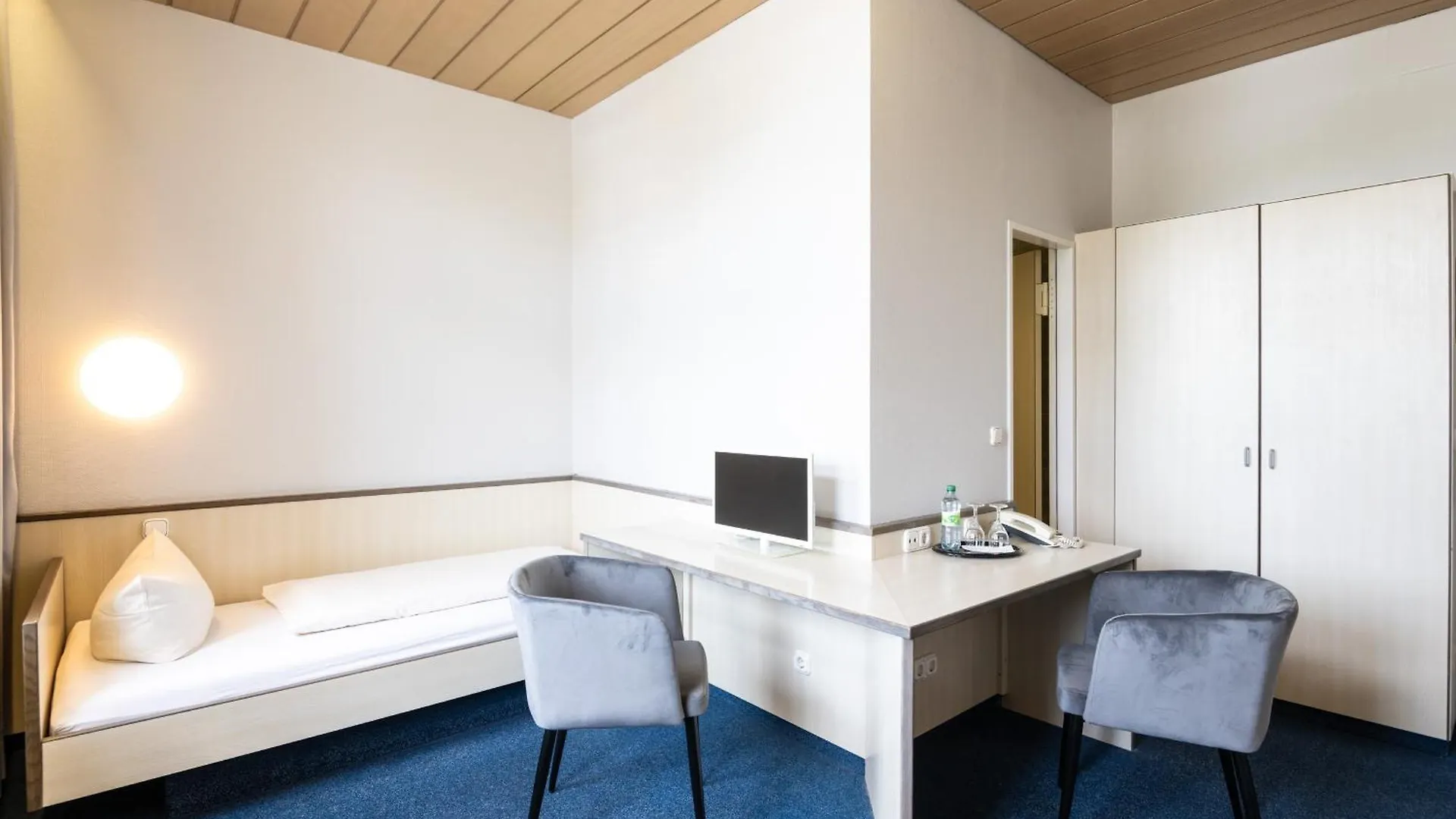 Hotel Und Rasthof Avus Berlin 2*,