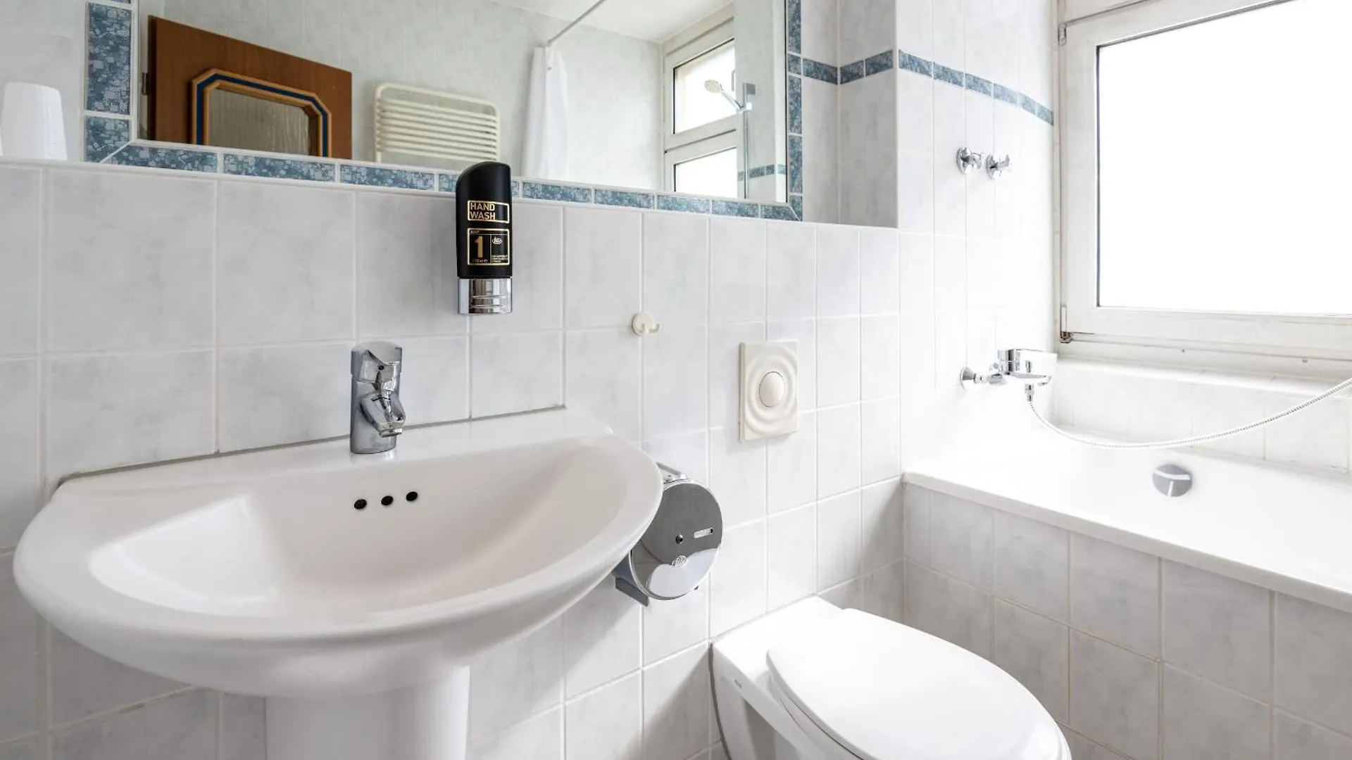 Hotel Und Rasthof Avus Berlin 2*,